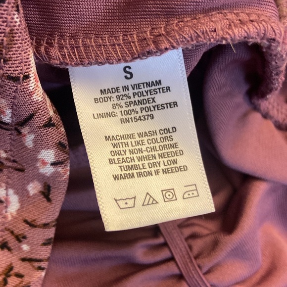 ⭐️ Y2K Aeropostale Ditsy Floral ruched cropped top size s - Picture 10 of 10